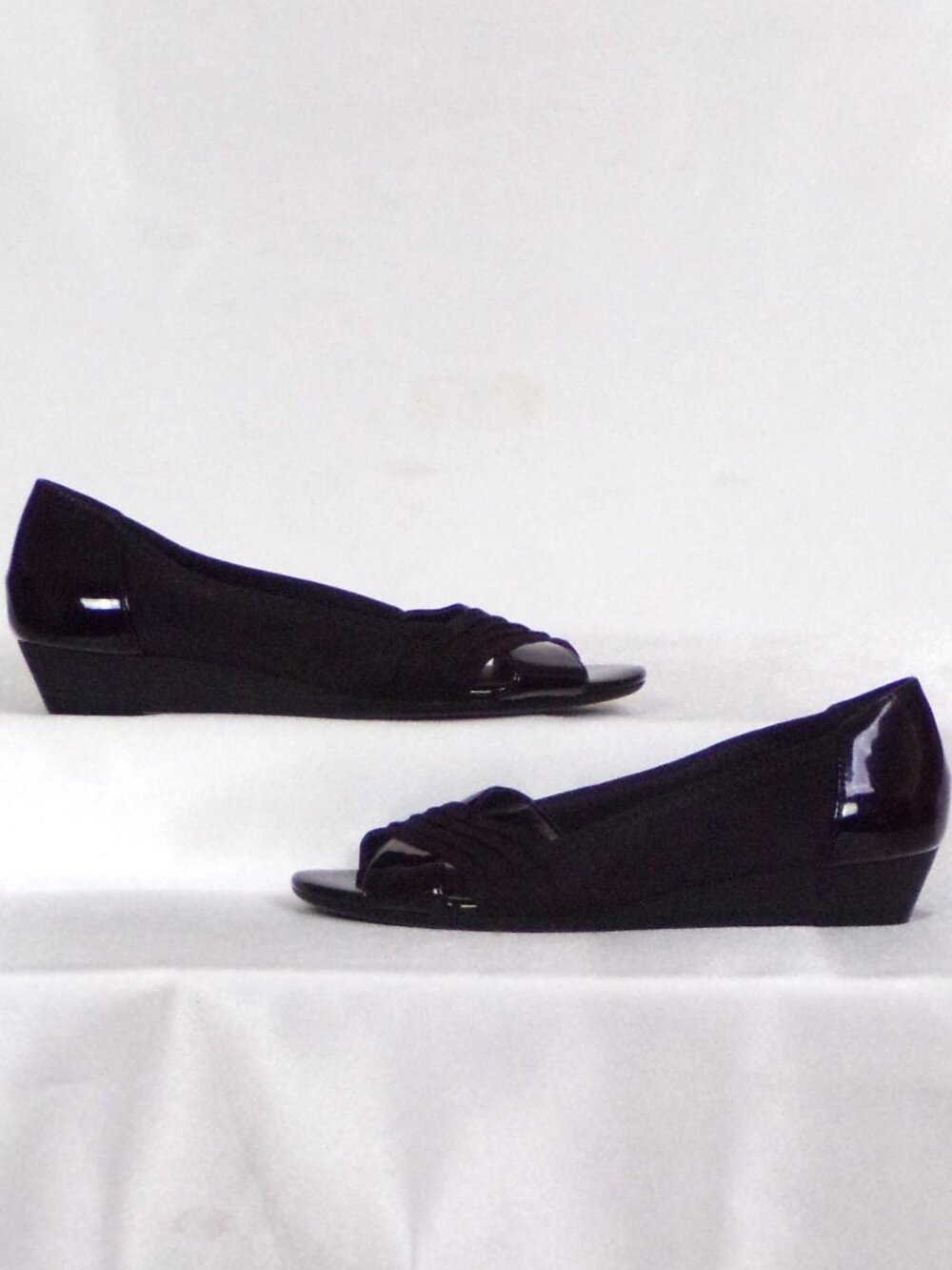 AUBREY LYNN size 7.5M AL-CALEIGH black low wedge-heel open-toe comfort shoes